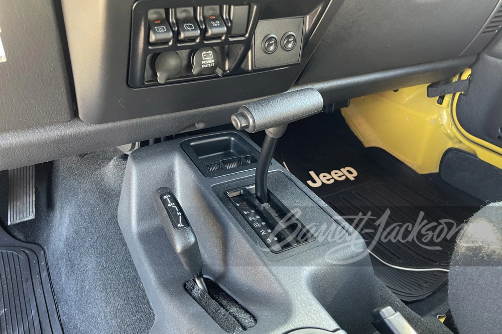 2004 Jeep TJ Wrangler - Image 17 of 30