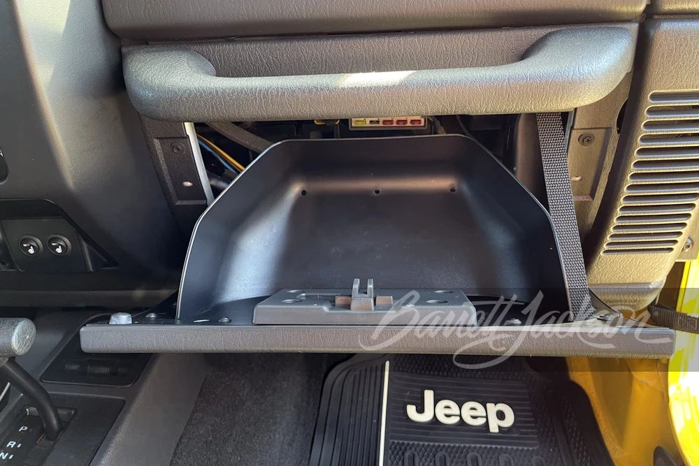 2004 Jeep TJ Wrangler - Image 19 of 30