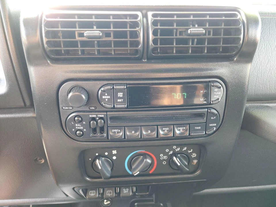 2004 Jeep TJ Wrangler - Image 9 of 21