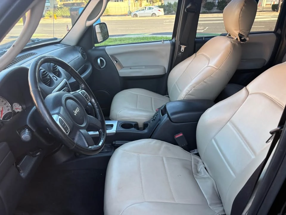 2004 Jeep KJ Liberty - Image 4 of 5