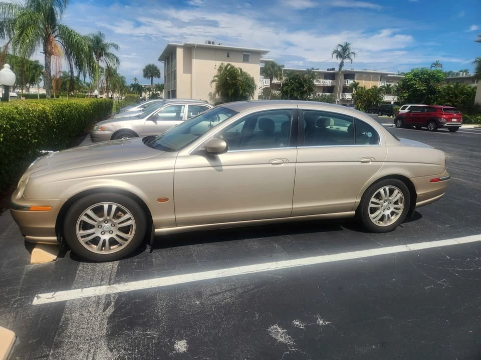 2004 Jaguar S-Type 2nd Gen - Image 2 of 4