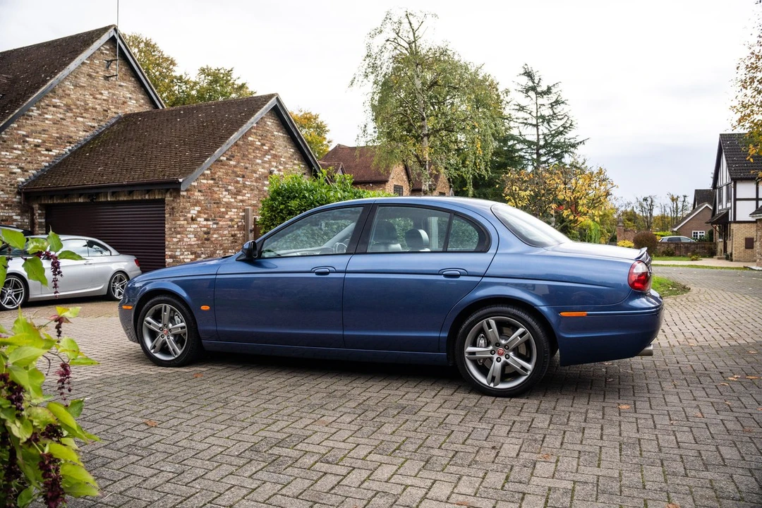 2004 Jaguar S-Type 2nd Gen - Image 11 of 30