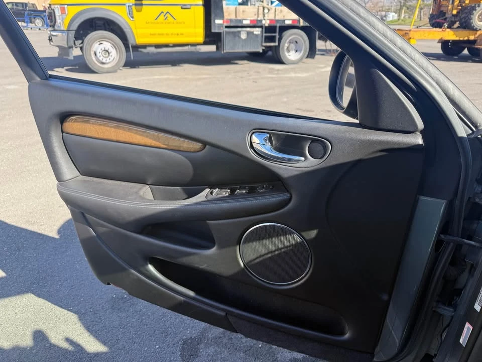 2004 Jaguar X-Type - Image 2 of 5