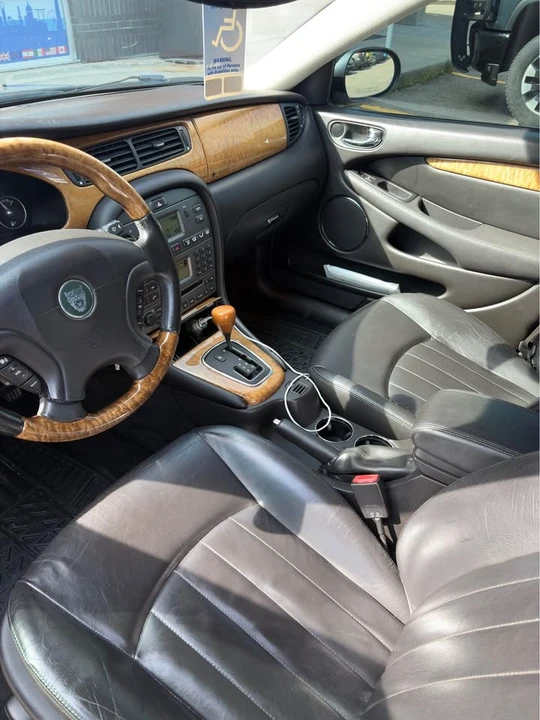 2004 Jaguar X-Type - Image 7 of 10