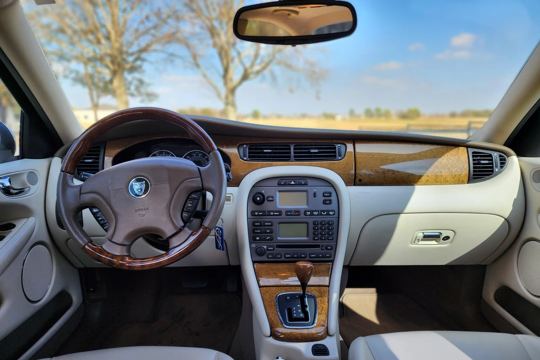 2004 Jaguar X-Type - Image 16 of 31
