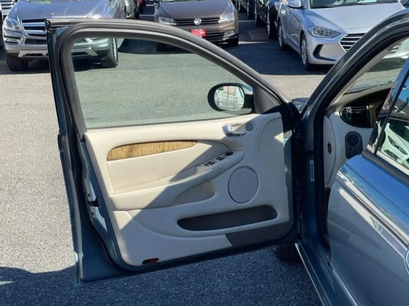 2004 Jaguar X-Type - Image 9 of 12