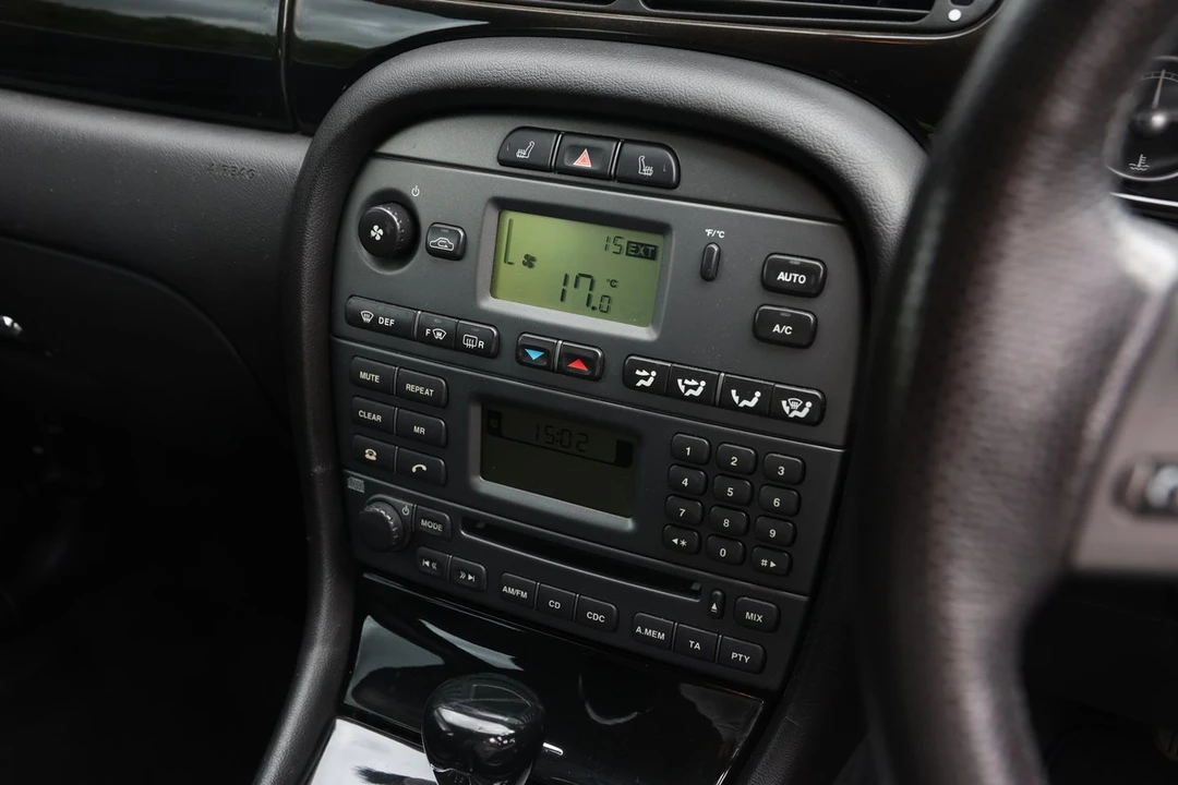 2004 Jaguar X-Type - Image 27 of 30