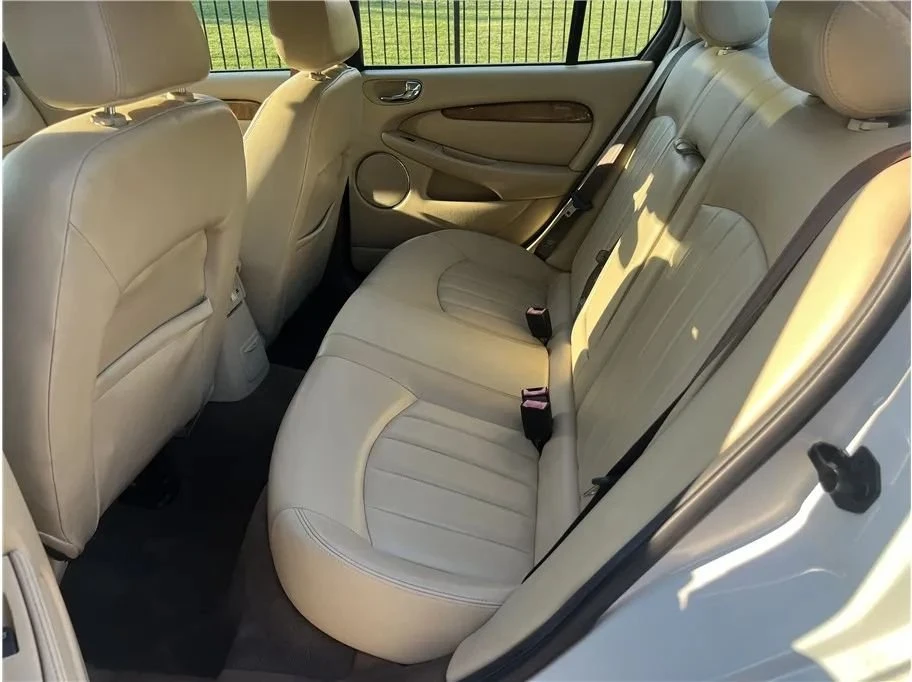 2004 Jaguar X-Type - Image 10 of 18