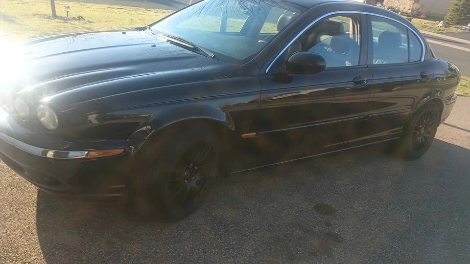 2004 Jaguar XE - Image 11 of 12