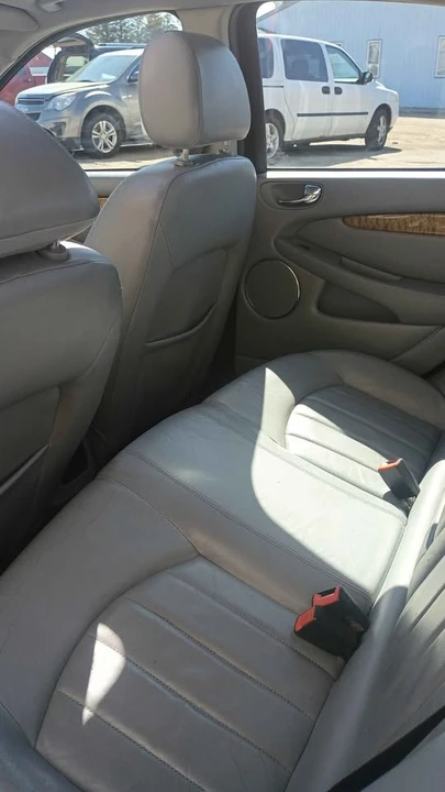 2004 Jaguar XE - Image 8 of 12