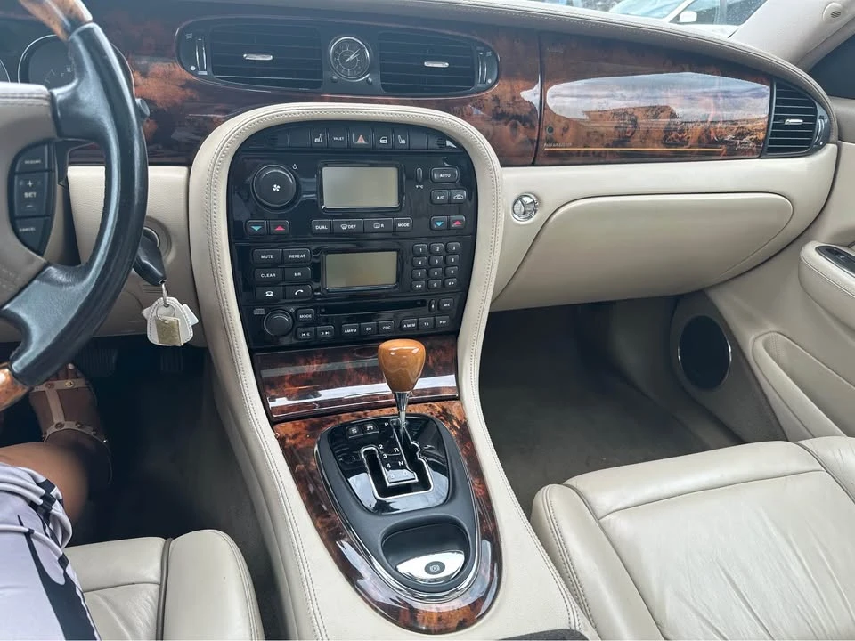 2004 Jaguar X350/X356/X358 XJ - Image 11 of 14