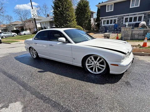 2004 Jaguar XJ R-Sport Sedan