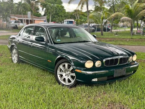2004 Jaguar XJ Super V8 Sedan 4D