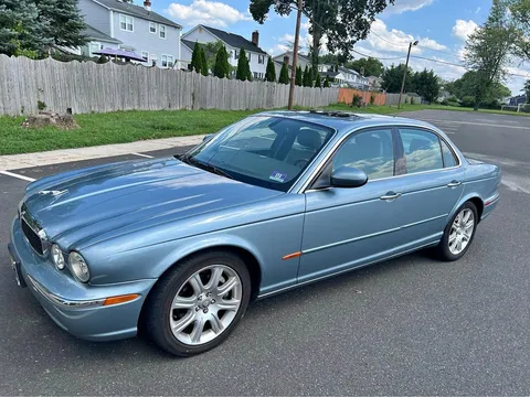 2004 Jaguar XJ XJ8 L Sedan 4D