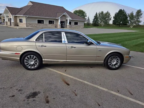 2004 Jaguar XJ XJ8 L Sedan 4D