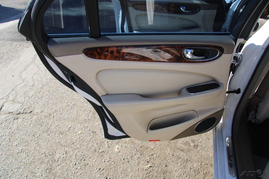 2004 Jaguar X350/X356/X358 XJ - Image 19 of 21