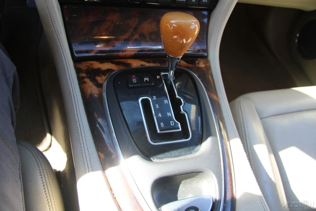 2004 Jaguar X350/X356/X358 XJ - Image 18 of 21