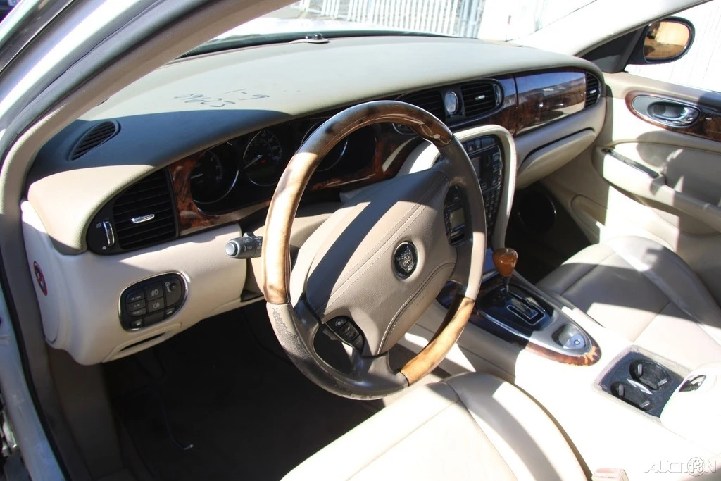 2004 Jaguar X350/X356/X358 XJ - Image 13 of 21