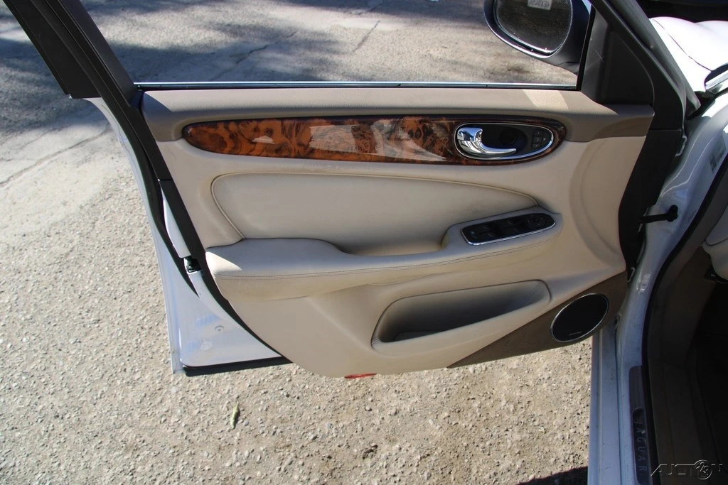 2004 Jaguar X350/X356/X358 XJ - Image 11 of 21