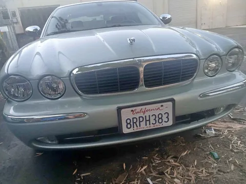 2004 Jaguar XJ XJ8 Sedan 4D