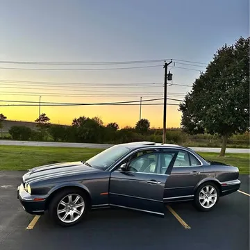 2004 Jaguar XJ8 Sedan 4D