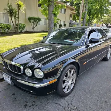 2004 Jaguar XJ8 Sedan 4D