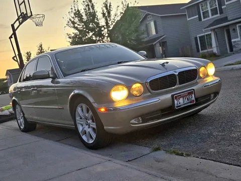 2004 Jaguar XJ XJ8 Sedan 4D
