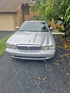2004 Jaguar XJ XJ8 Sedan 4D