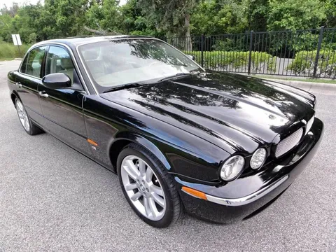 2004 Jaguar XJ XJR Sedan 4D