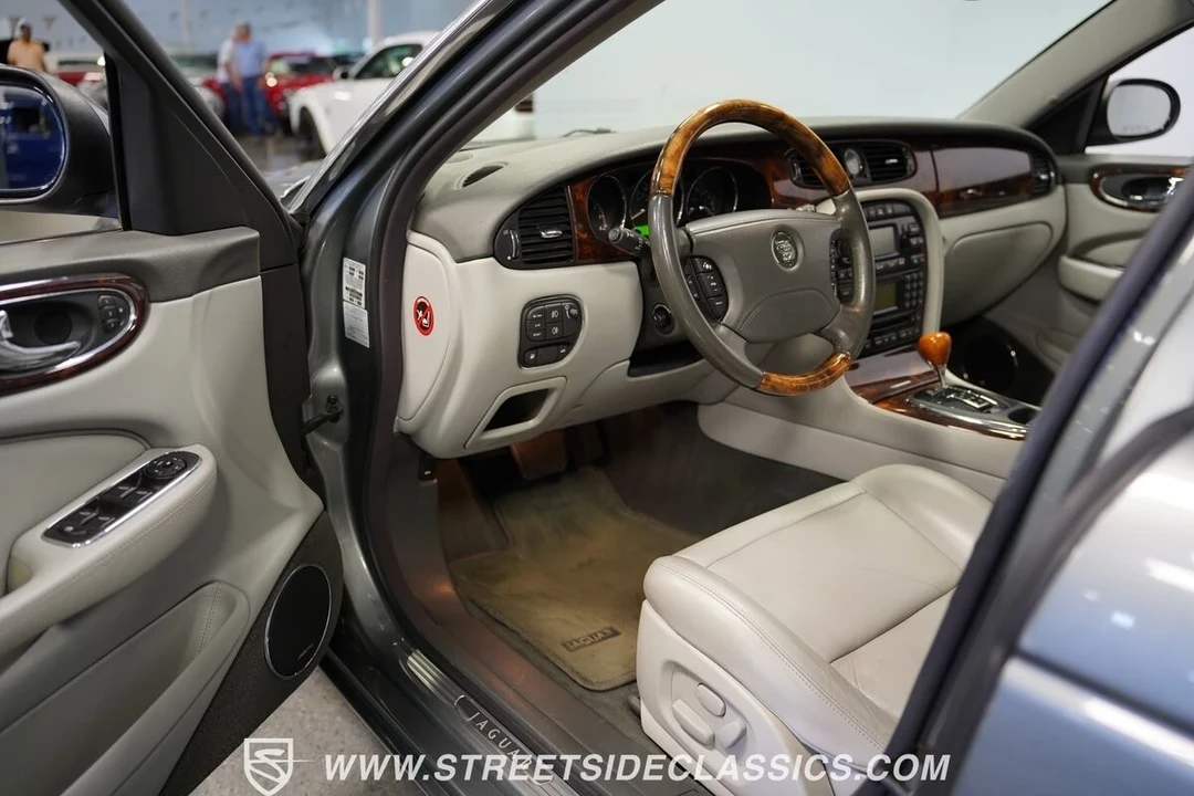 2004 Jaguar XJ Series 4 - Image 5 of 12