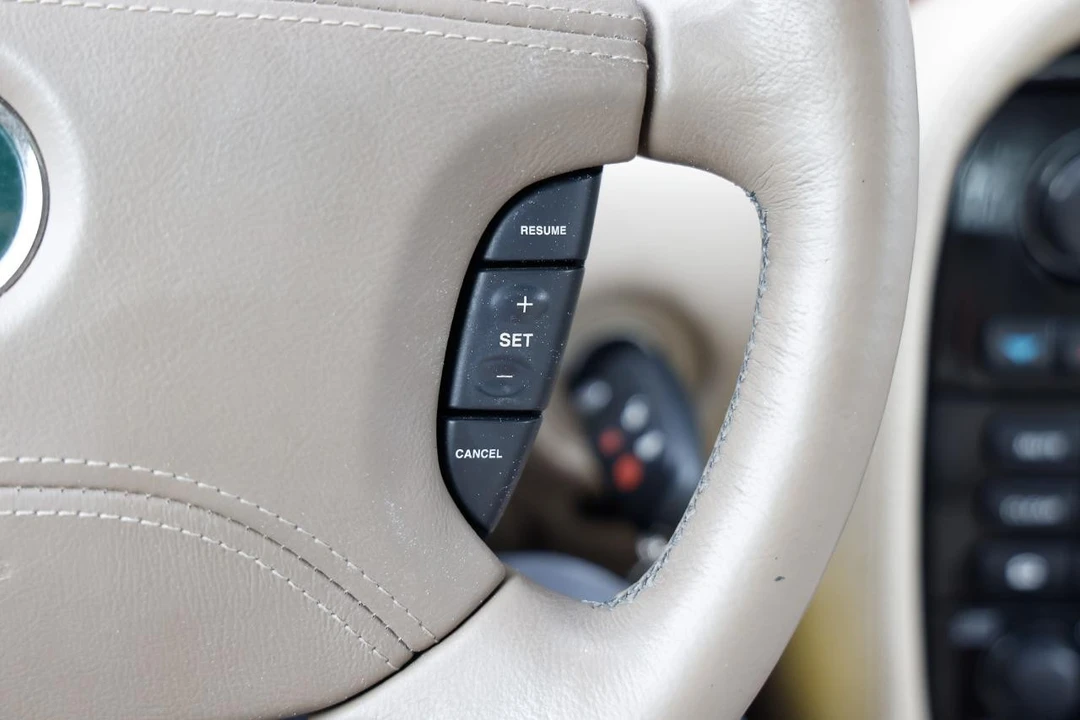 2004 Jaguar X350/X356/X358 XJ - Image 27 of 31