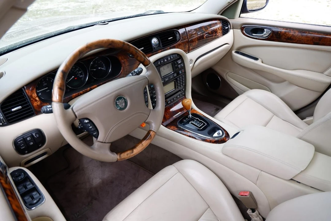 2004 Jaguar X350/X356/X358 XJ - Image 4 of 31