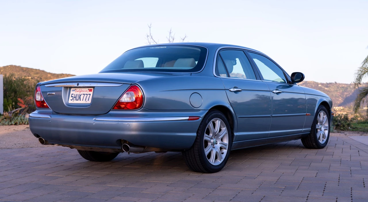 2004 Jaguar X350/X356/X358 XJ - Image 13 of 31