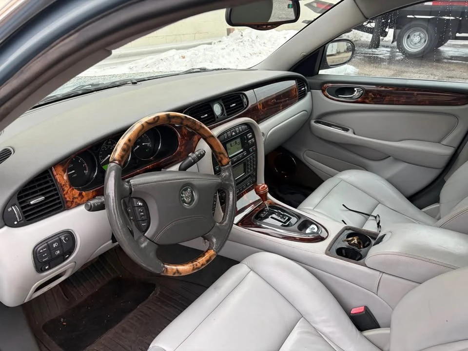 2004 Jaguar XJ Series 4 - Image 2 of 3