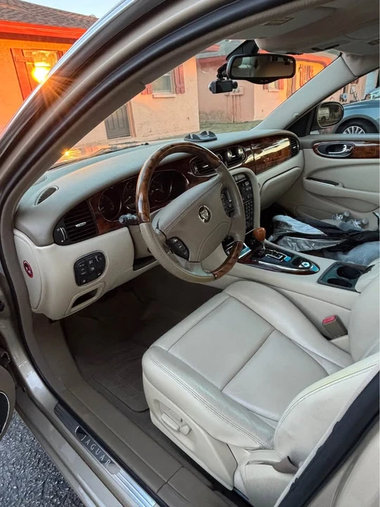 2004 Jaguar XJ Series 4 - Image 2 of 5