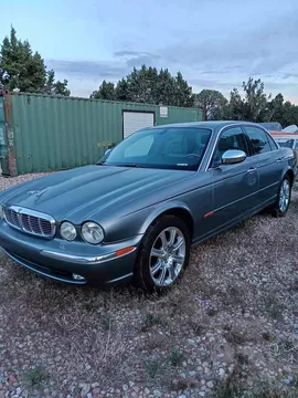 2004 Jaguar XJ8 Vanden Plas Sedan