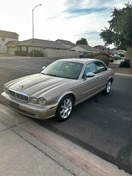 2004 Jaguar XJ8 Vanden Plas Sedan
