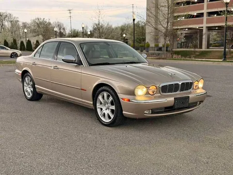 2004 Jaguar XJ8 Vanden Plas Sedan