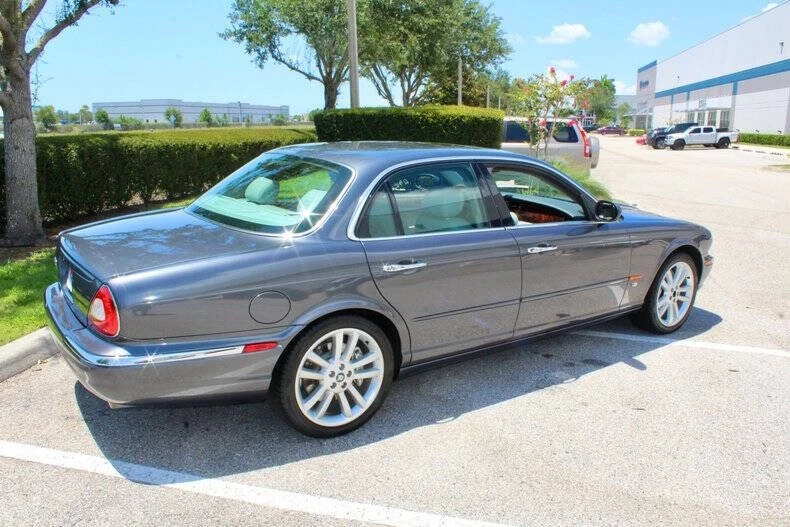 2004 Jaguar X350/X356/X358 XJR - Image 16 of 31