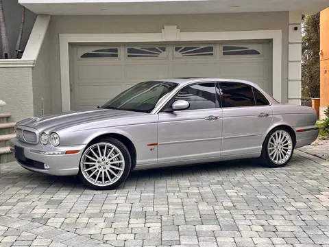 2004 Jaguar XJR Base