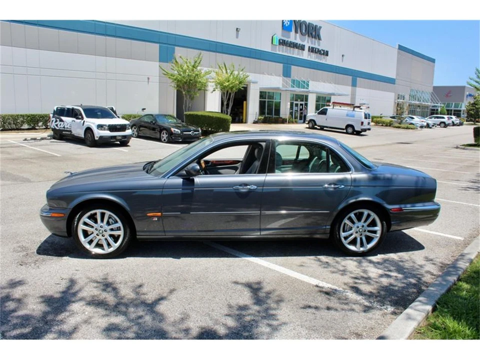 2004 Jaguar X350/X356/X358 XJR - Image 25 of 31