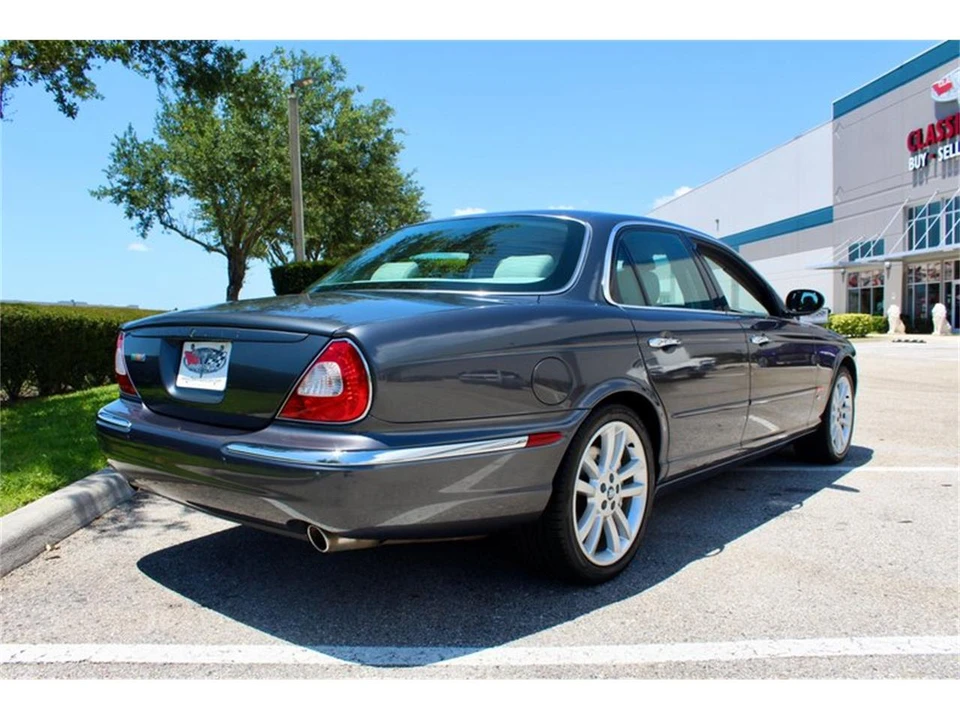 2004 Jaguar X350/X356/X358 XJR - Image 14 of 31