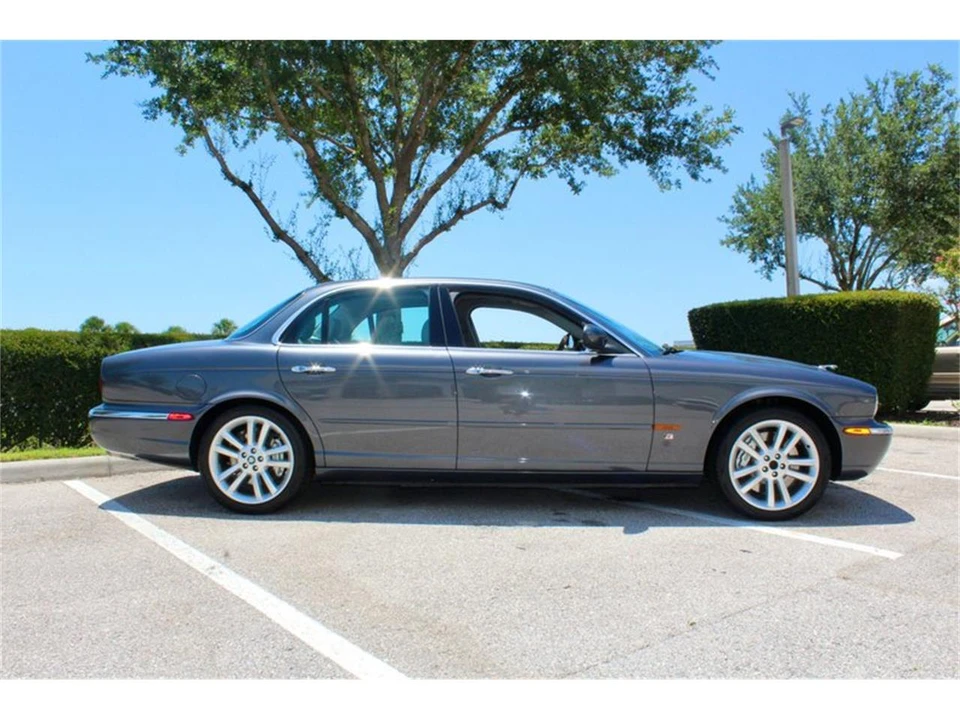 2004 Jaguar X350/X356/X358 XJR - Image 2 of 31