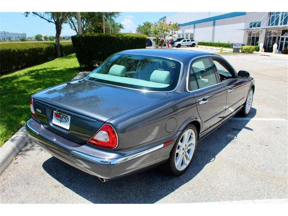 2004 Jaguar X350/X356/X358 XJR - Image 15 of 31