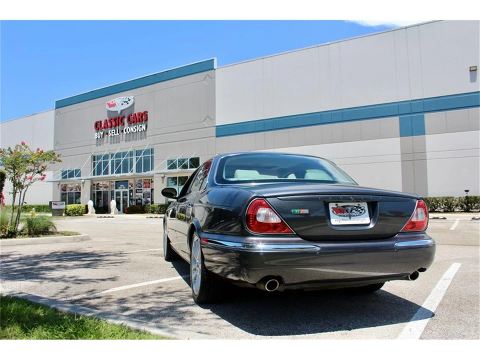 2004 Jaguar X350/X356/X358 XJR - Image 11 of 31