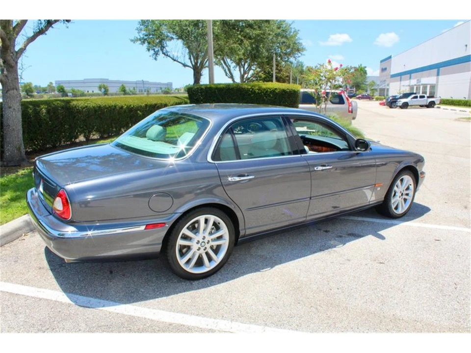 2004 Jaguar X350/X356/X358 XJR - Image 16 of 31