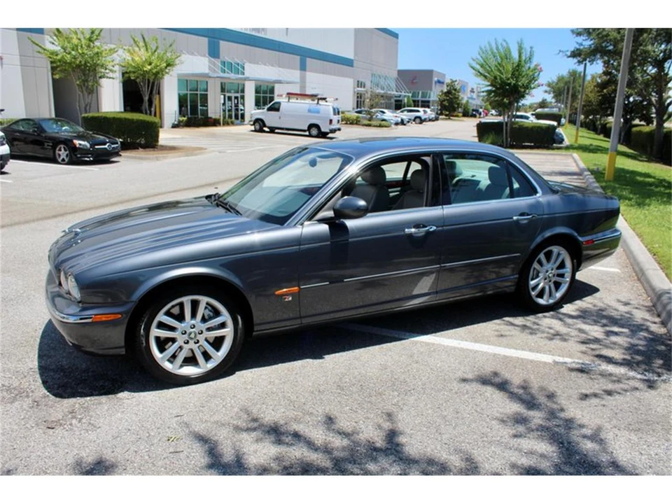 2004 Jaguar X350/X356/X358 XJR - Image 24 of 31