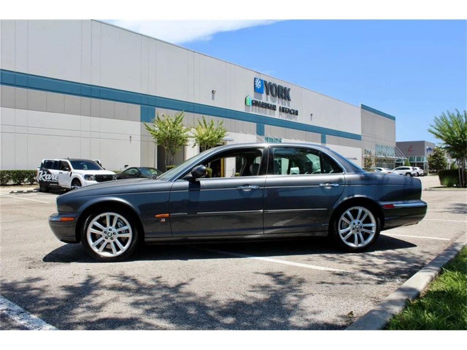 2004 Jaguar X350/X356/X358 XJR - Image 8 of 31