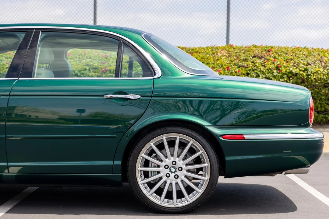 2004 Jaguar X350/X356/X358 XJR - Image 27 of 31