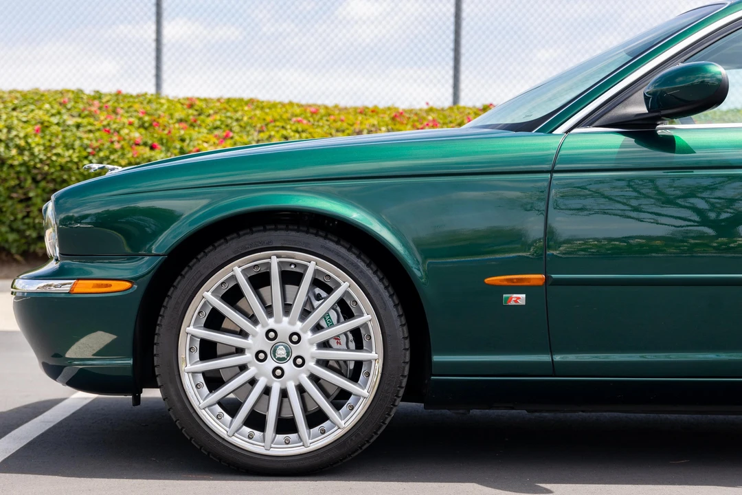 2004 Jaguar X350/X356/X358 XJR - Image 19 of 31